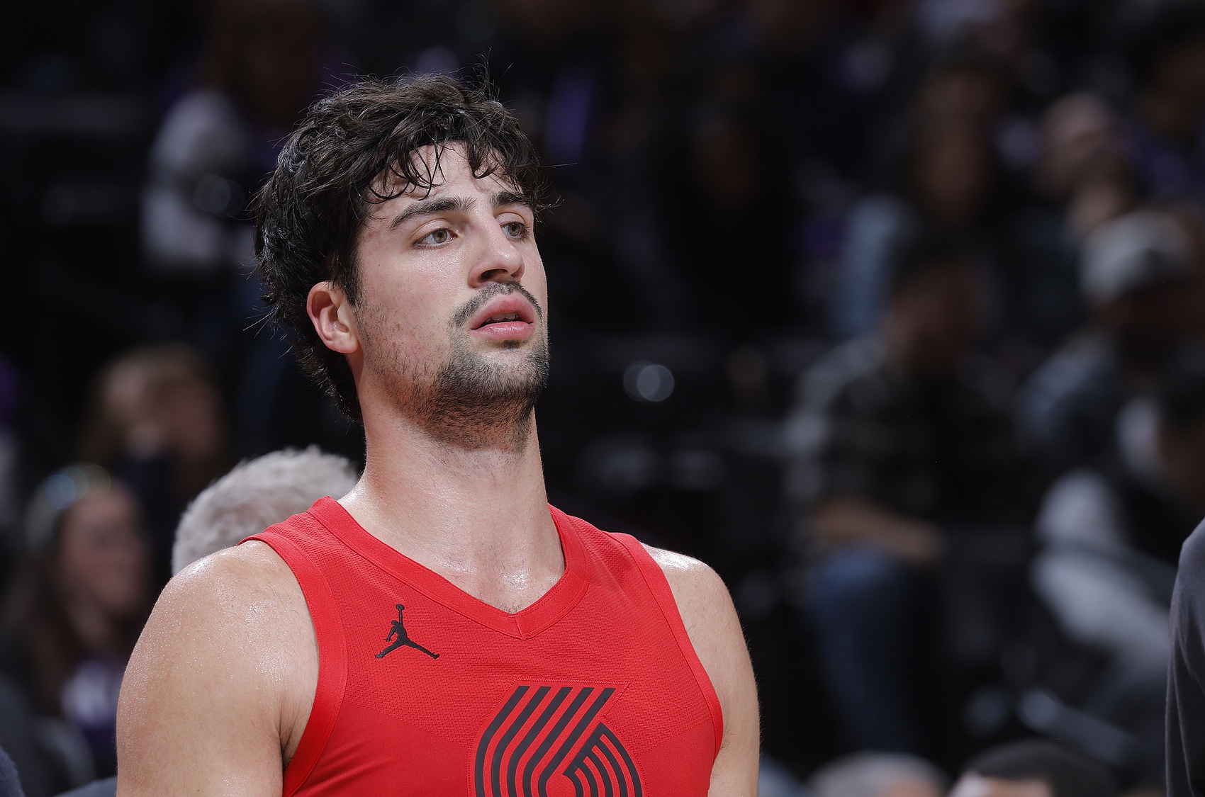 乐鱼体育下载-把锅背好!阿夫迪亚19中7&三分12投仅2中 还有7失误!