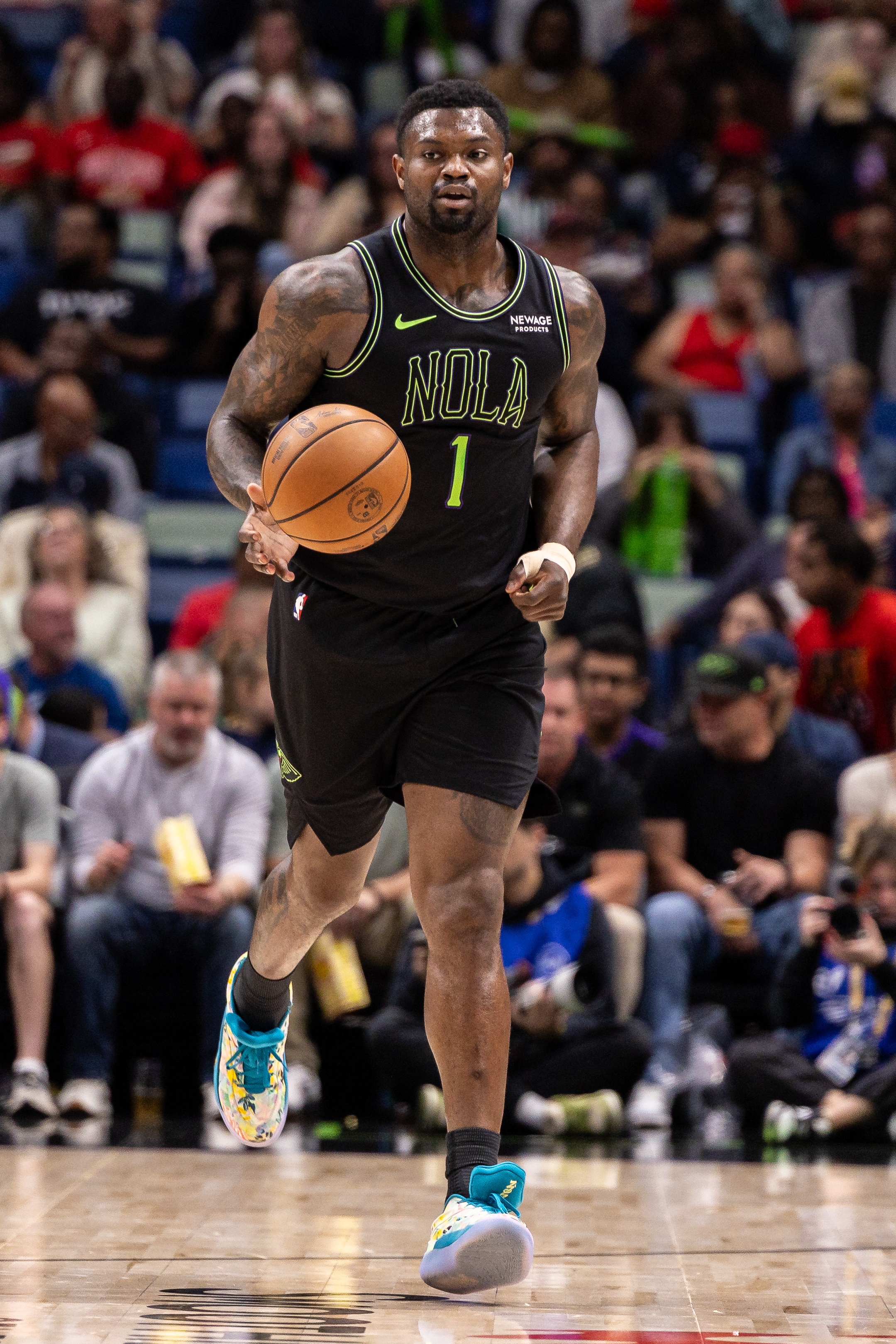 进攻效率还是高！锡安对阵火箭8投6中&amp;8罚6中 砍下18分4板3助